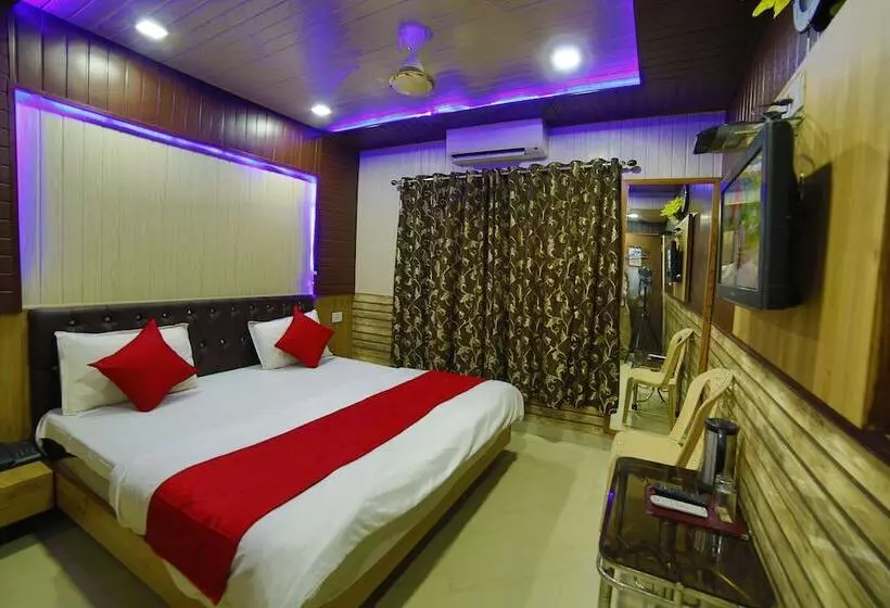 ホテル Goodluck Residency