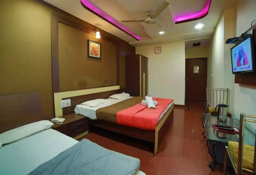 ホテル Goodluck Residency