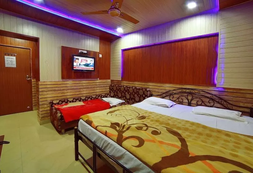 ホテル Goodluck Residency