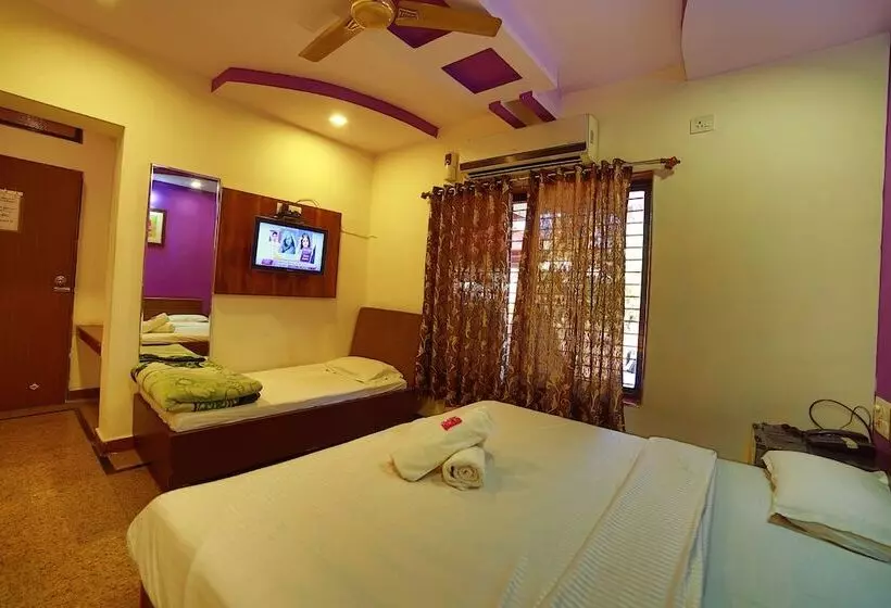 ホテル Goodluck Residency