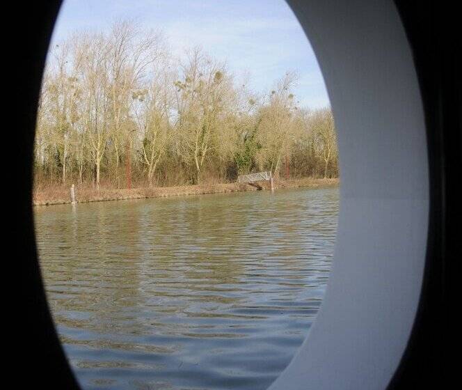 فندق Péniche Le Défi