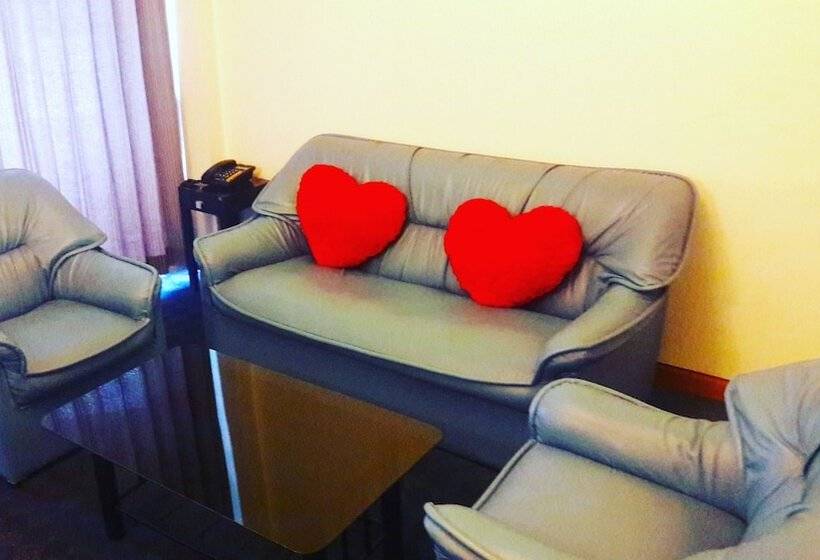 Roseinn Hotel Taphanhin