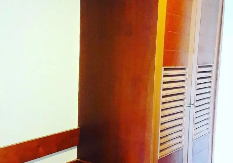 Roseinn Hotel Taphanhin