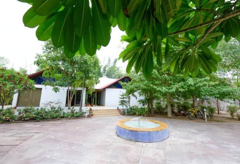 Отель Vraksh Resort