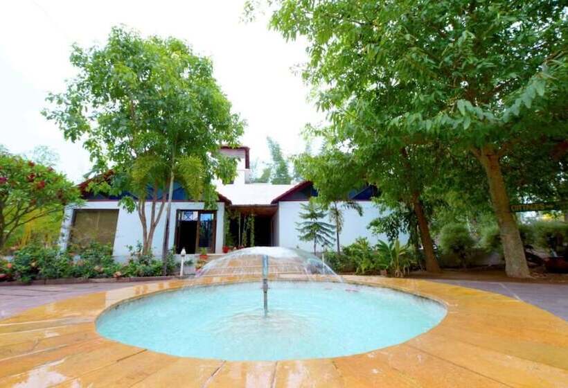 Отель Vraksh Resort