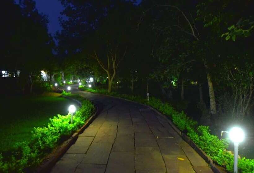 Отель Vraksh Resort