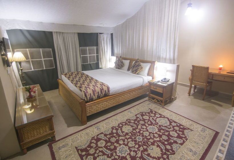 Отель Vraksh Resort