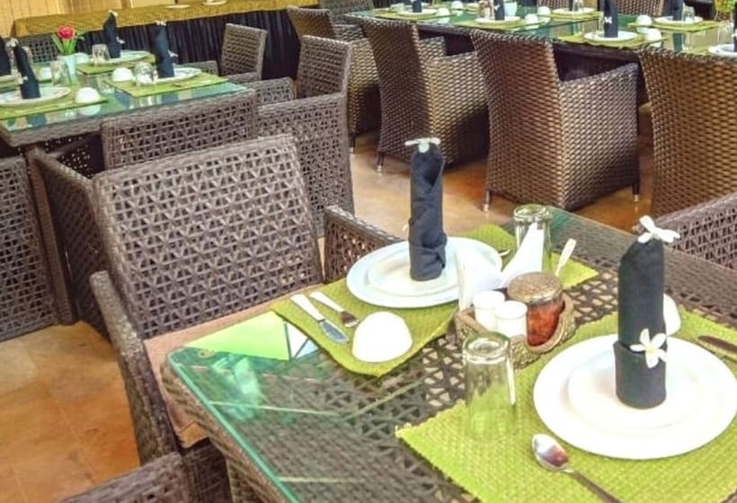 Отель Vraksh Resort