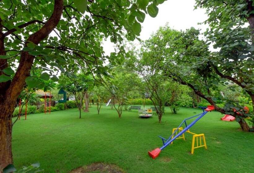 Отель Vraksh Resort