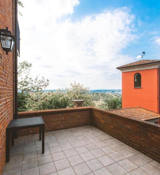 B&b Lanterna Delle Fate Cascina Piemontese And Pool For Exclusive Use