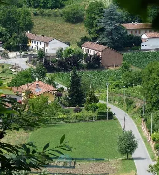 B&b Lanterna Delle Fate Cascina Piemontese And Pool For Exclusive Use