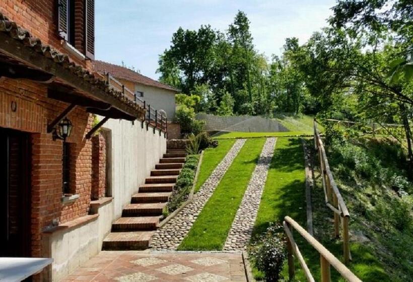 B&b Lanterna Delle Fate Cascina Piemontese And Pool For Exclusive Use