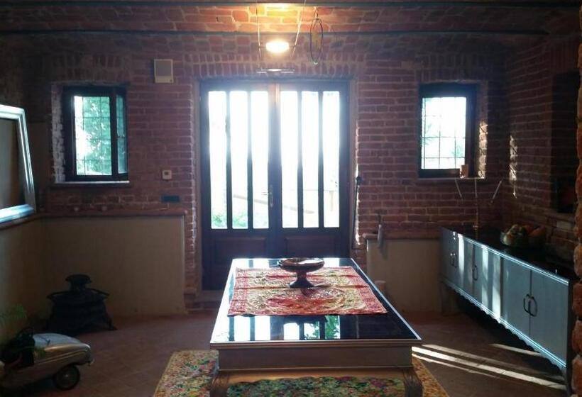 B&b Lanterna Delle Fate Cascina Piemontese And Pool For Exclusive Use