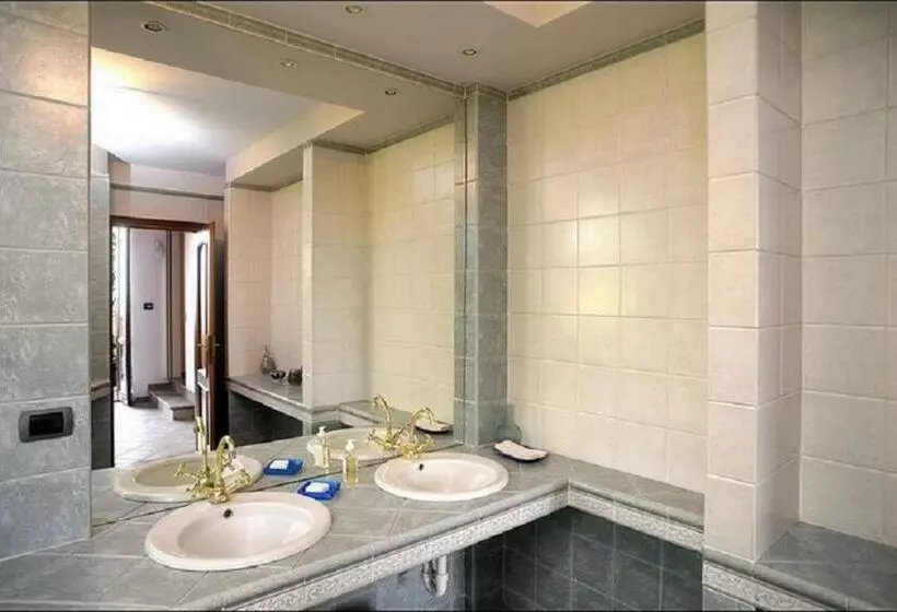 B&b Lanterna Delle Fate Cascina Piemontese And Pool For Exclusive Use