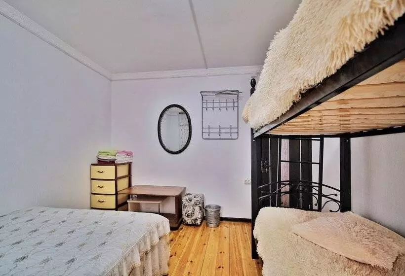 ペンション Arkhiz City Guest House