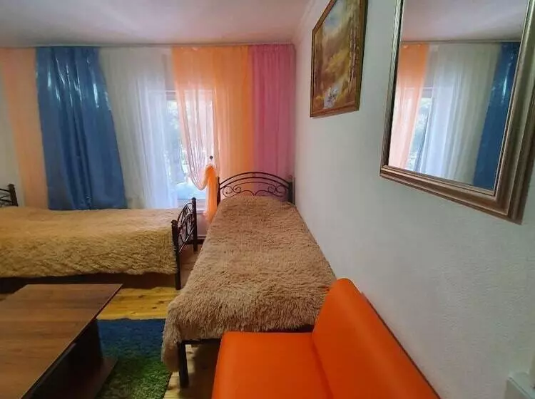 ペンション Arkhiz City Guest House