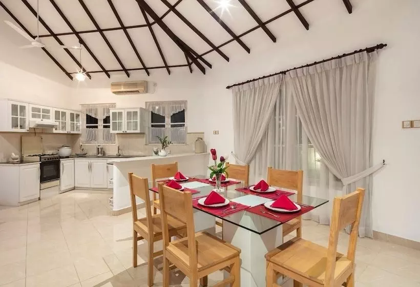 پانسیون White Villa