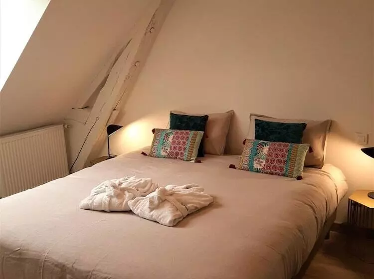 Aamiaismajoitus (B&B) Le Feneau Maison D Hôtes