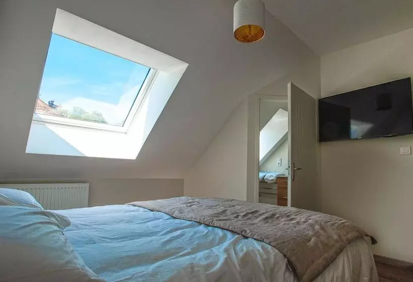 Aamiaismajoitus (B&B) Le Feneau Maison D Hôtes