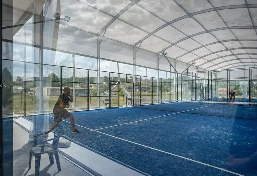 Aamiaismajoitus (B&B) Le Feneau Maison D Hôtes