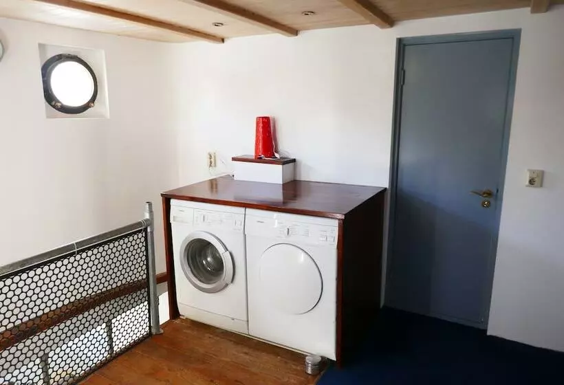 Boathotel Rotterdam Wilhelmina