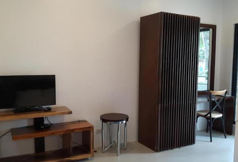 בית מלון כפרי Calape Forest Resort