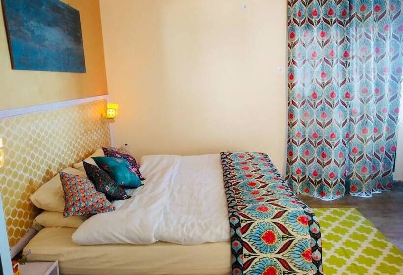 בית מלון כפרי Eriline Resorts