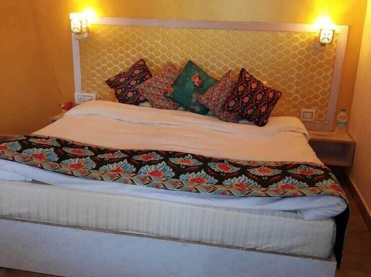 בית מלון כפרי Eriline Resorts