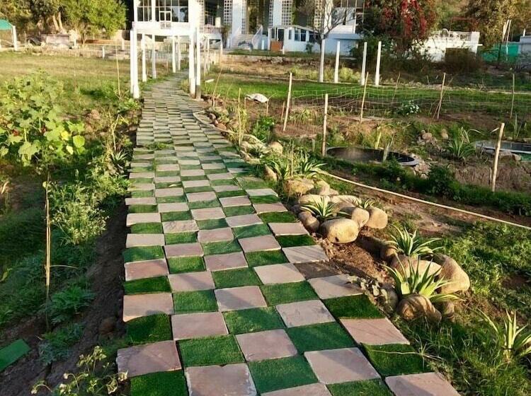 בית מלון כפרי Eriline Resorts