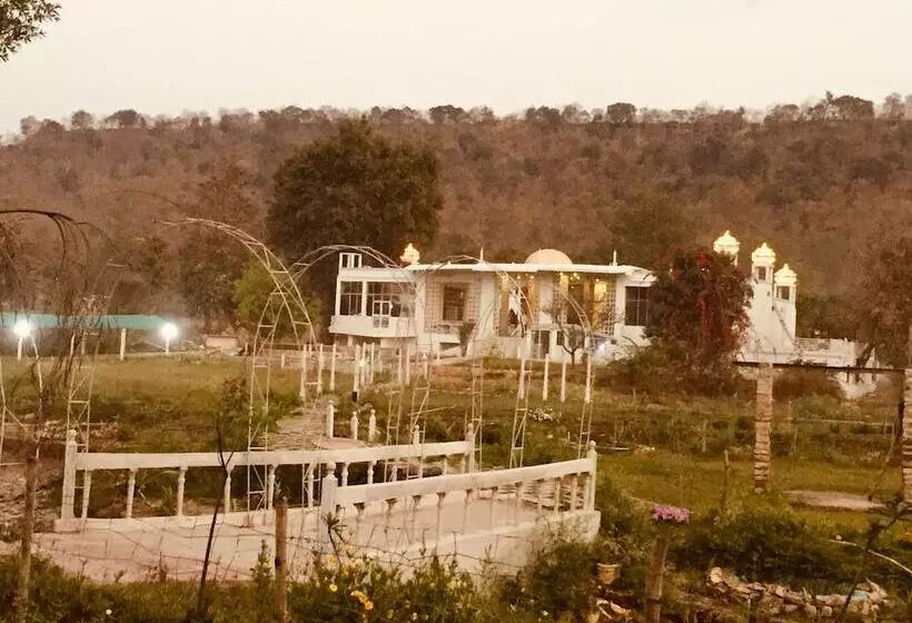 ホテル Eriline Resorts