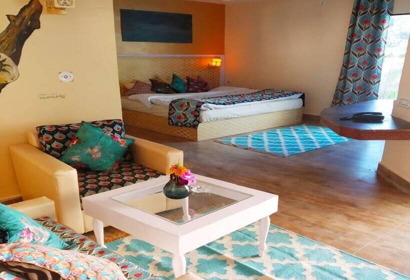 בית מלון כפרי Eriline Resorts