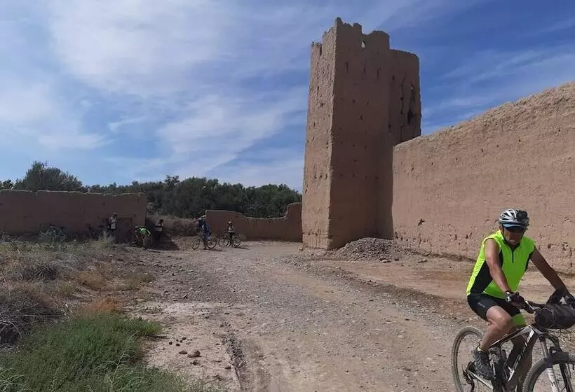 Hotelli Gîte Tamlli