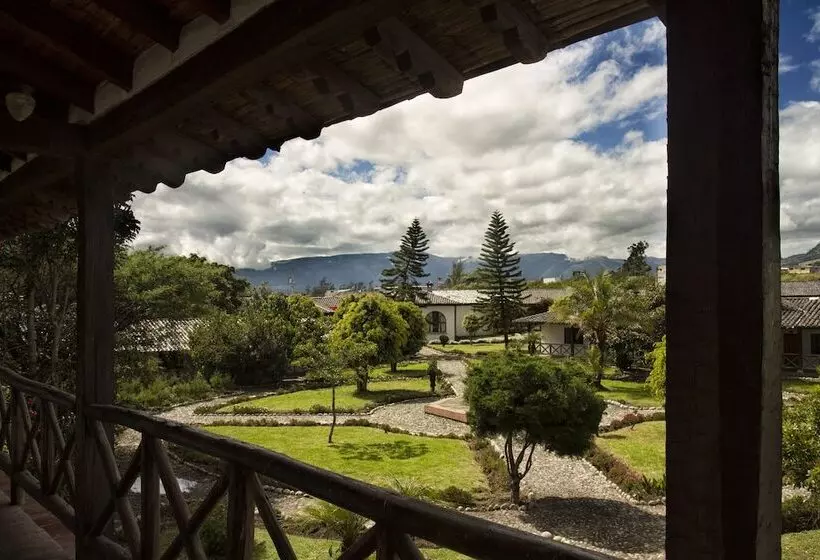 هتل Hosteria Hacienda Pueblo Viejo