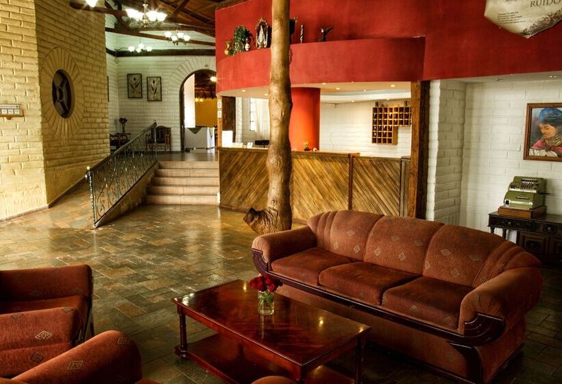 Отель Hosteria Hacienda Pueblo Viejo