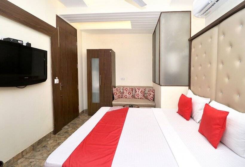 ホテル Jeevak By Oyo Rooms