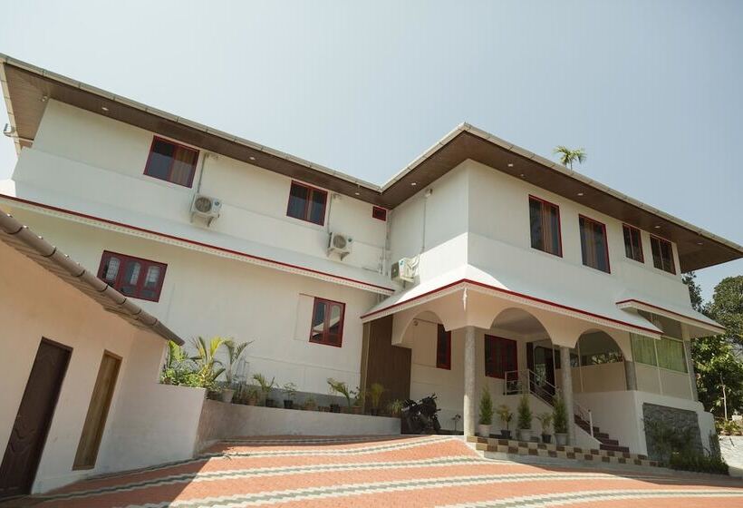 Hotel Laa Cienekka's Valley By Oyo