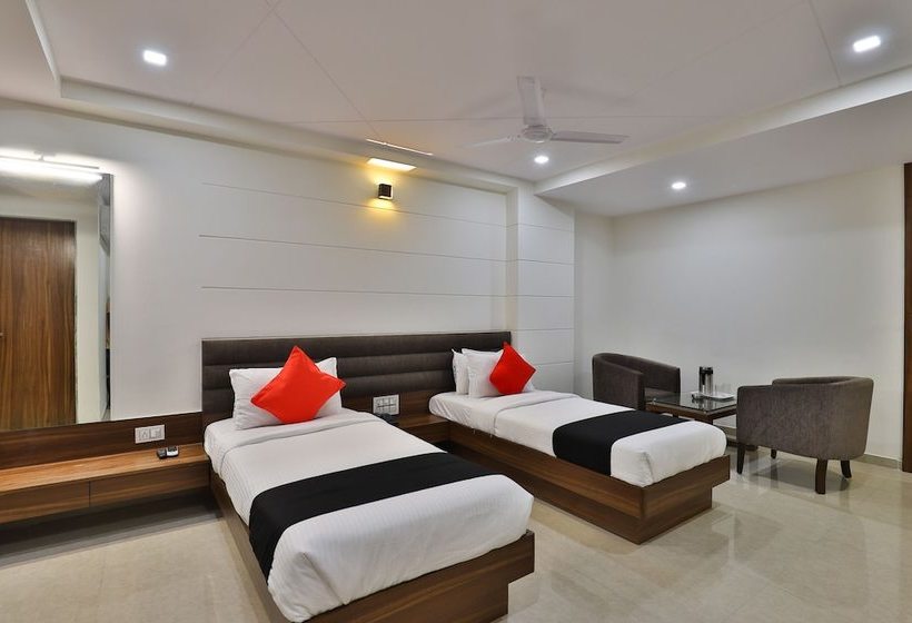 فندق Capital O 29562  Luxura