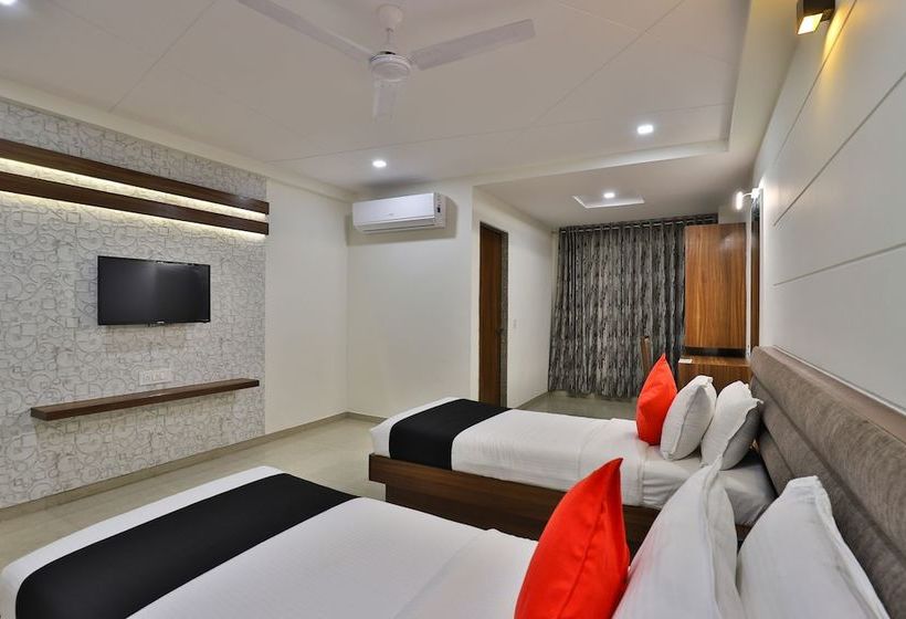 فندق Capital O 29562  Luxura