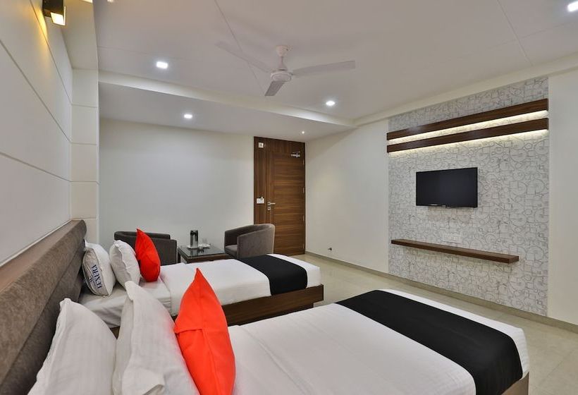 فندق Capital O 29562  Luxura