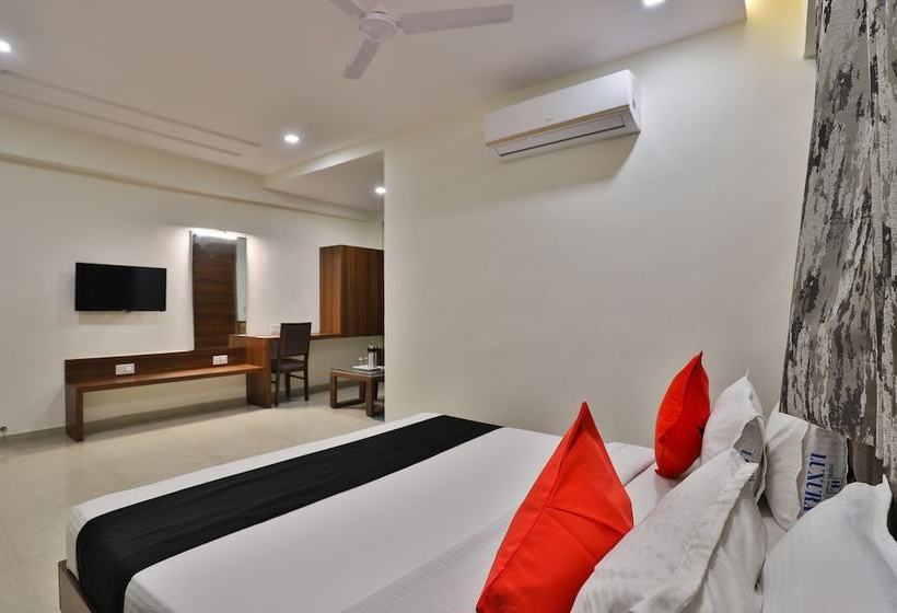 فندق Capital O 29562  Luxura