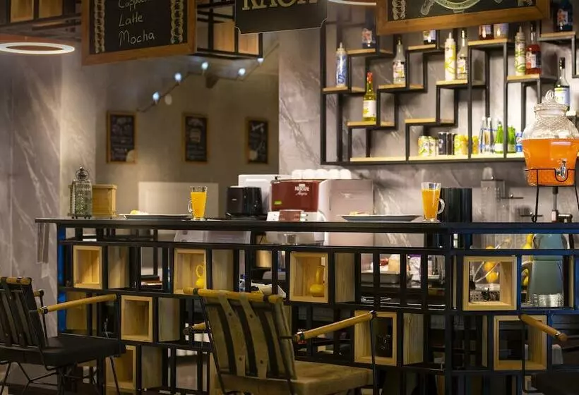 Hotelli Marinn Deluxe