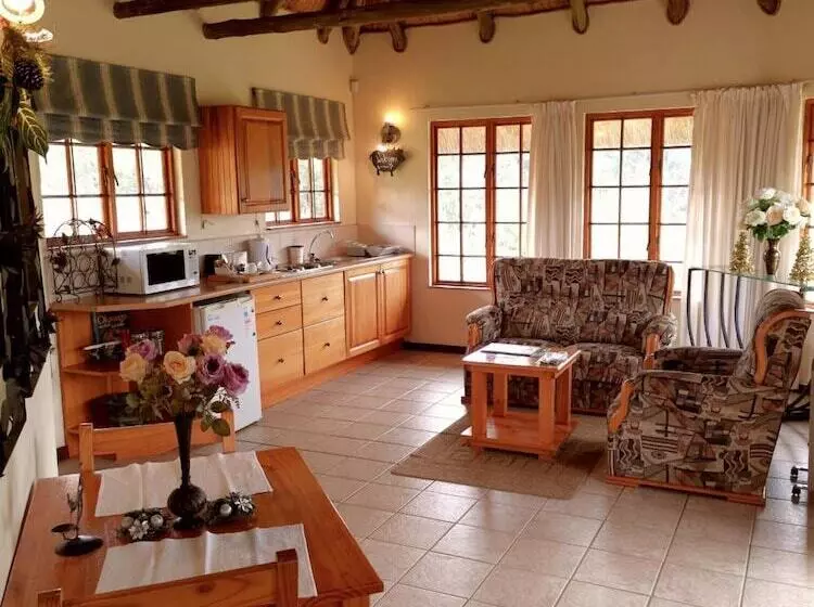 Hotelli Otters Den Self Catering Cottages