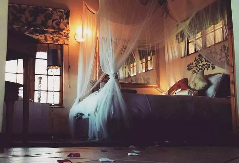 Hotelli Otters Den Self Catering Cottages