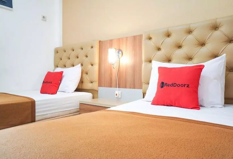 Hotelli Reddoorz Syariah @ Buduran Sidoarjo