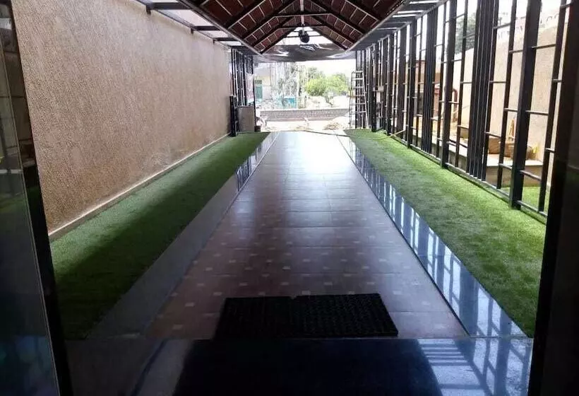 ホテル Redlas Inn