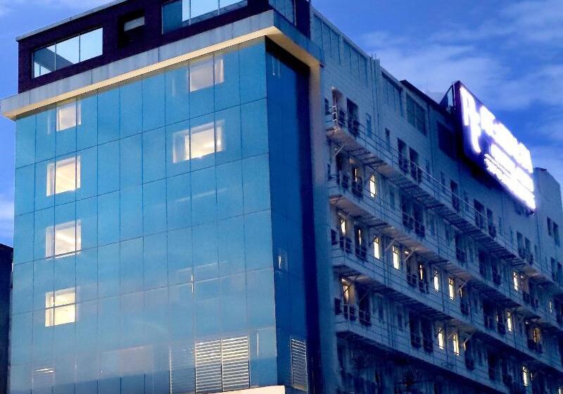 Hotel Regenta Central Noida