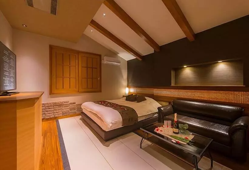 Hotelli Sweets   Adults Only