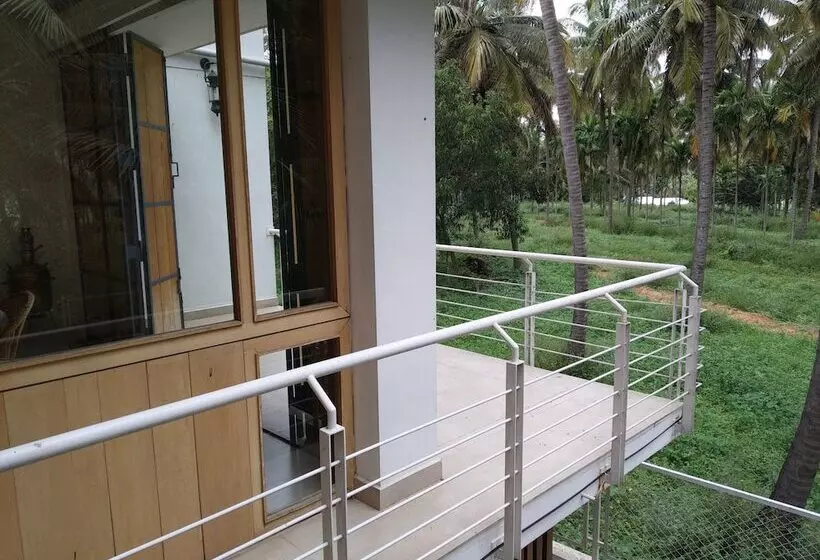 Majatalo Davey S Town House