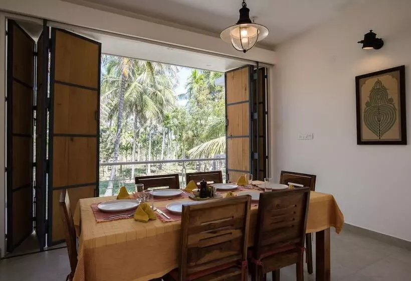 Majatalo Davey S Town House