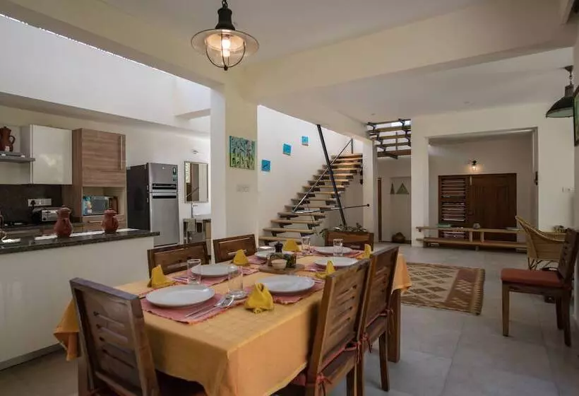 Majatalo Davey S Town House